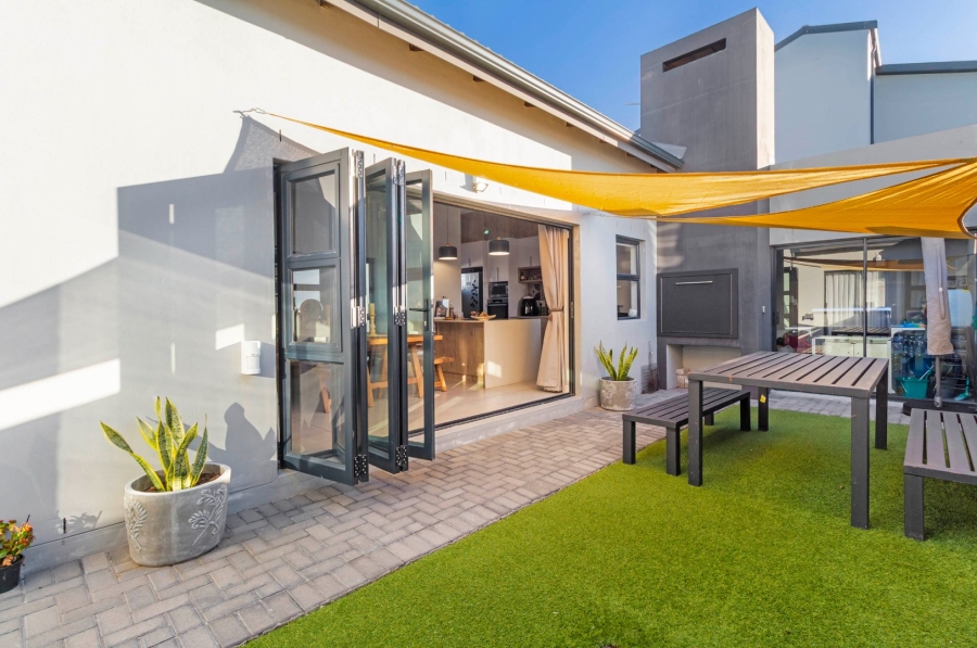 3 Bedroom Property for Sale in Sandown Western Cape